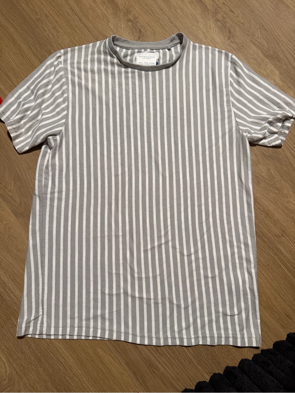 Denim & Flower Gray and White Vertical Stripe Short-Sleeve Tee